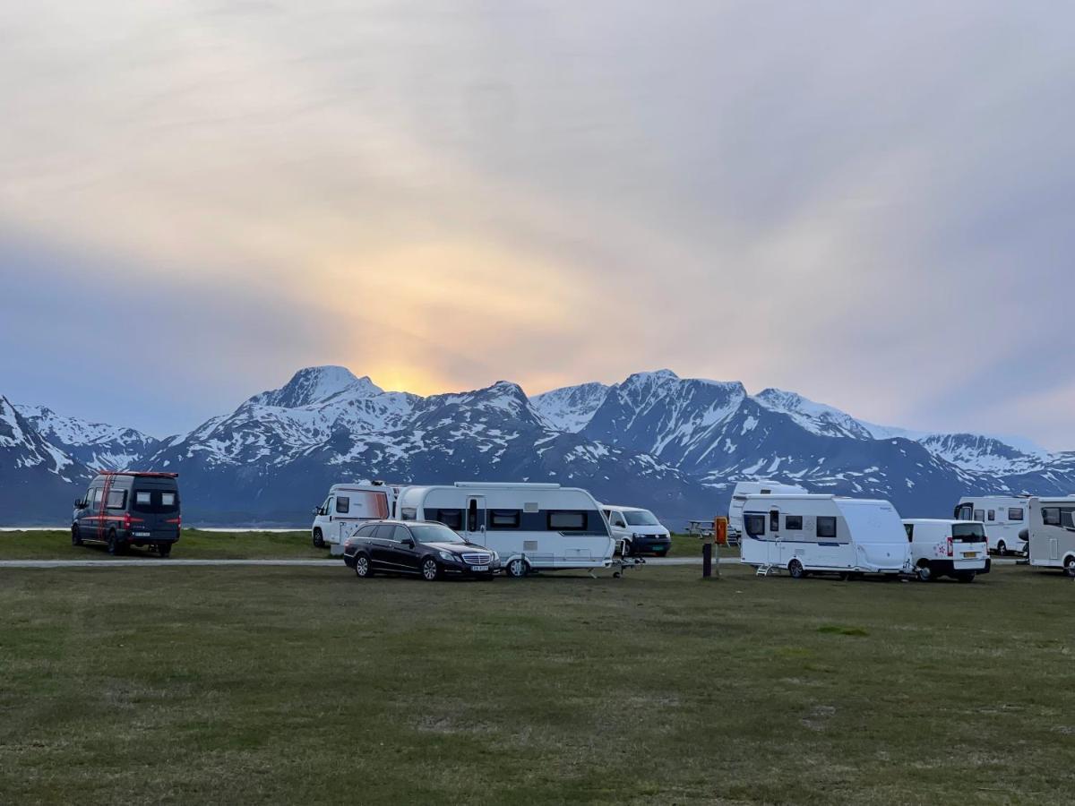 Skittenelv Lodge & Camping トロムソ エクステリア 写真